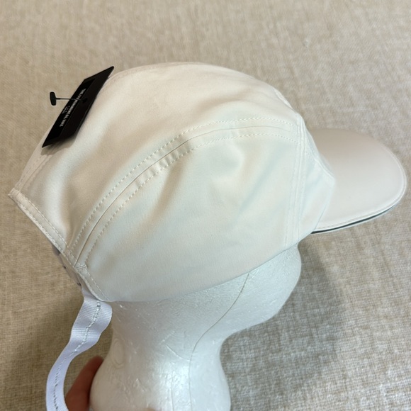 Fabletics The Fundamental Hat White NWT - Picture 4 of 8